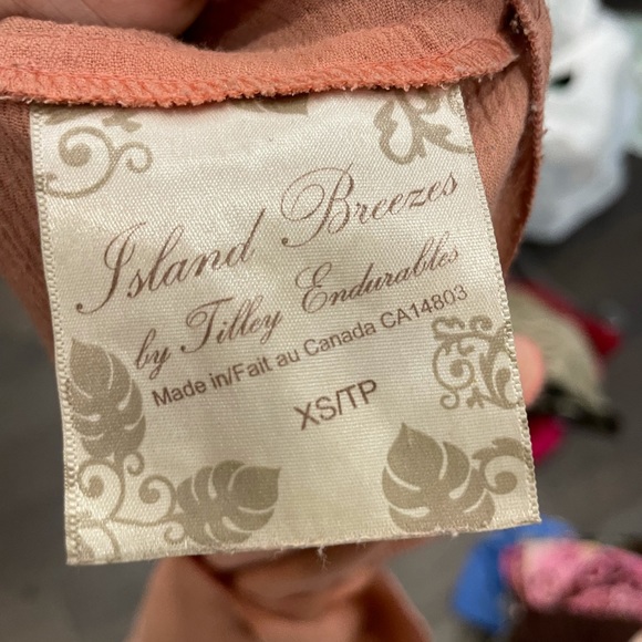 Coral blouse. Designed for travel! - Picture 2 of 2